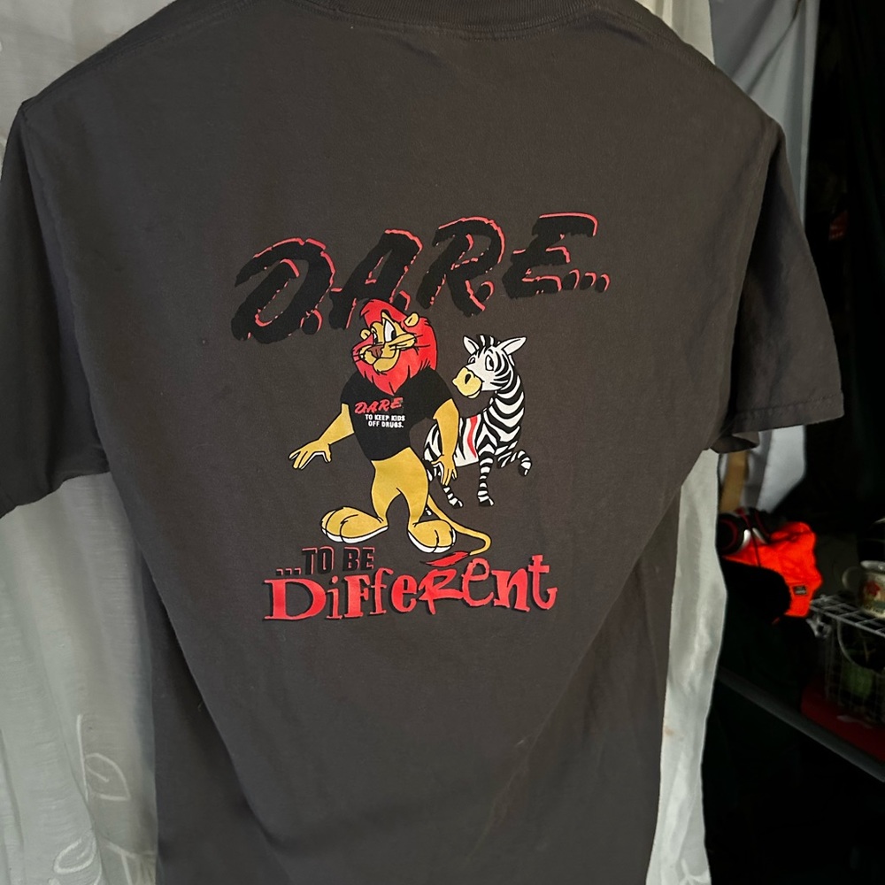 SIZE MEDIUM UNISEX DARE SHIRT